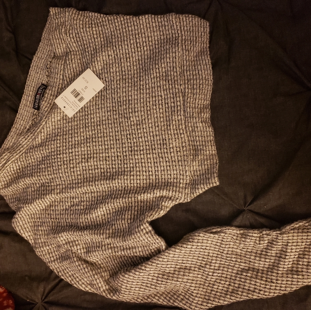 *3 for $15* one sleeve crop top